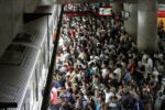 Linhas 1-Azul, 2-Verde e 3-Vermelha do Metrô apresentam lentidão após problema em estação