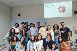 Cedap fortalece integração ensino-serviço em atividade sobre HIV/AIDS na Faculdade de Farmácia da Ufba