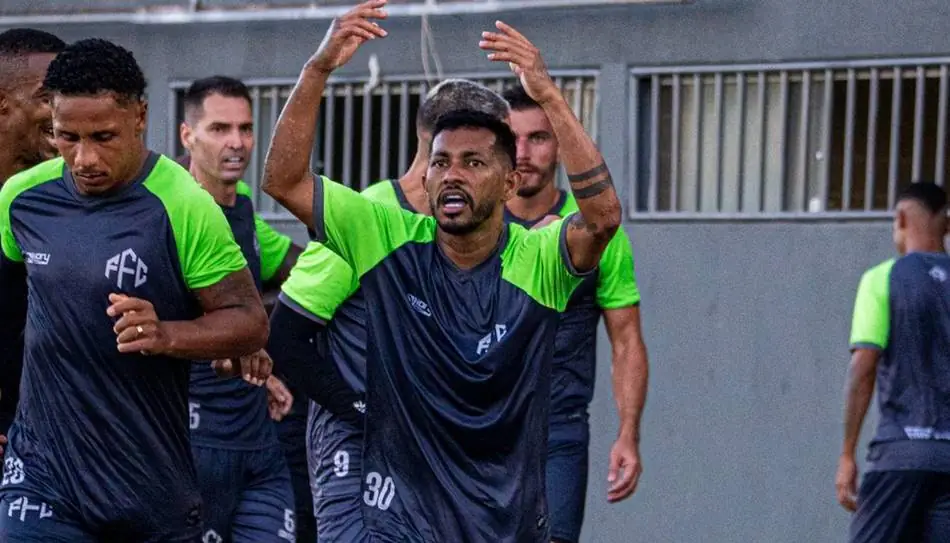 Ronan escreve seu nome na história do Feira FC: ‘Momento único’