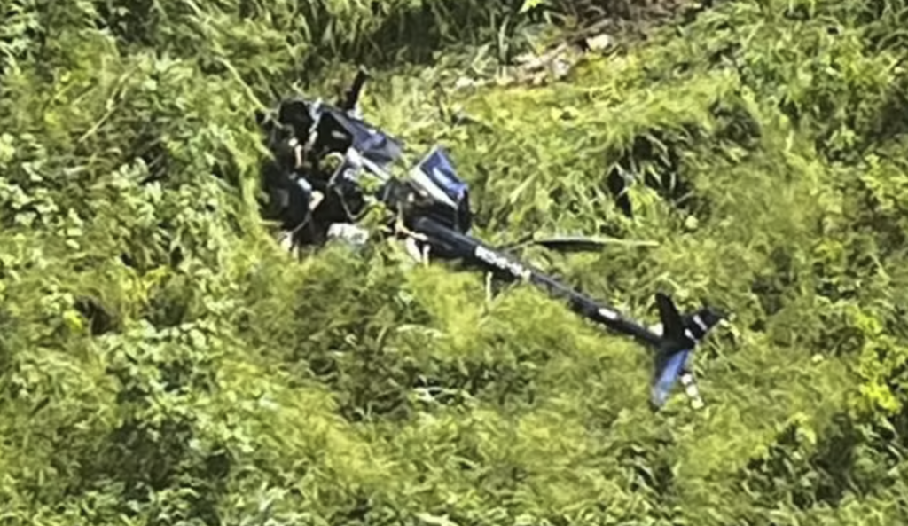 Helicóptero com quatro pessoas cai na Paraíba