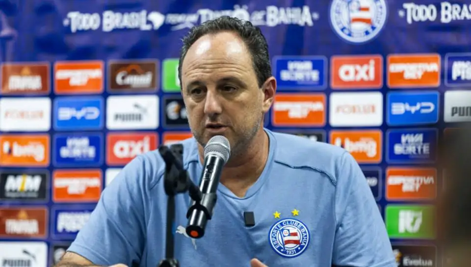 Ceni explica artilheiro do Bahia na zaga: ‘Os gols que ele faz são de bola parada’