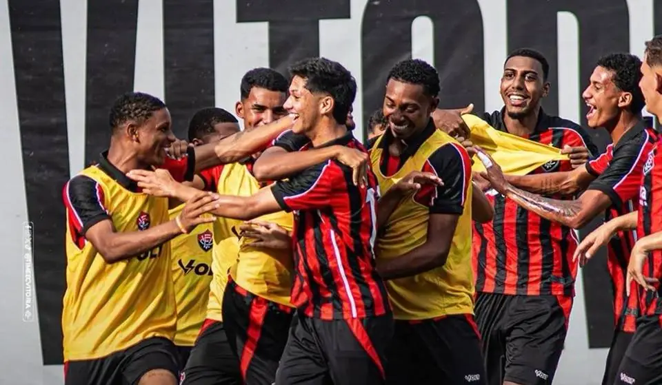 Vitória vence o Grêmio e encosta no G-8 do Brasileiro Sub-20