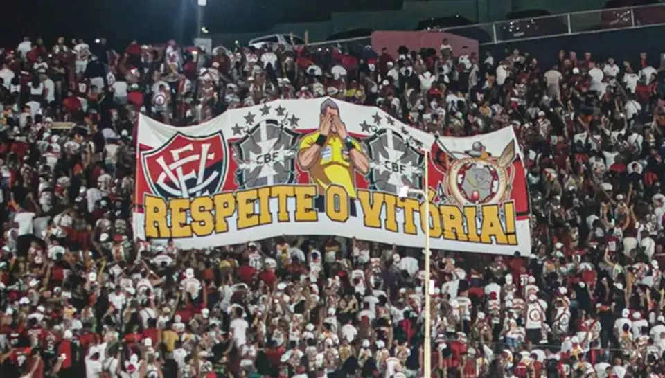 Vitória tem recurso negado e multa é mantida pelo STJD por protesto da torcida
