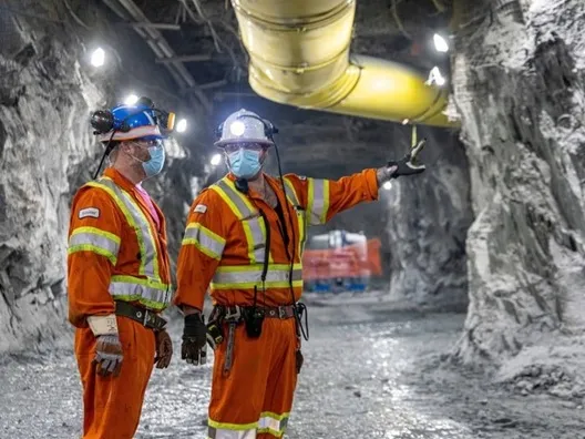 Corrida global por minerais críticos atrai bilhões e coloca Brasil no centro da disputa entre EUA e China
