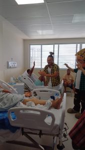 Música transforma unidade de saúde em arraial e leva acolhimento a pacientes do SUS no Hospital Ortopédico do Estado da Bahia