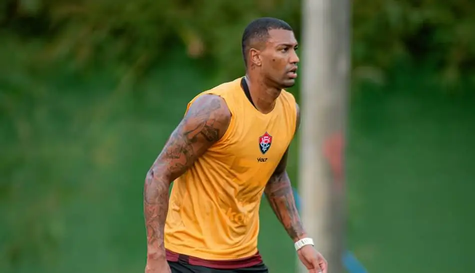 Veja a provável escalação do Vitória para duelo contra o Vasco