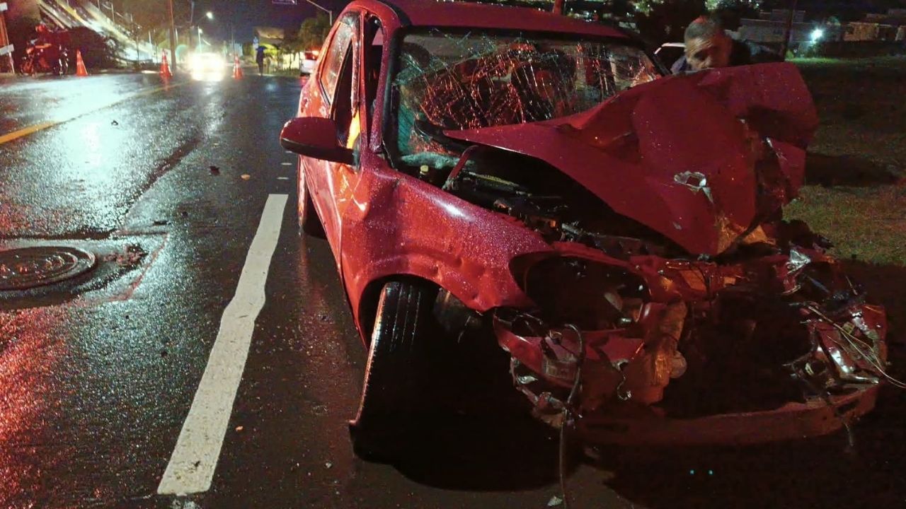 Colisão entre carro e trem deixa dois idosos feridos em Ponta Grossa — BnT Online