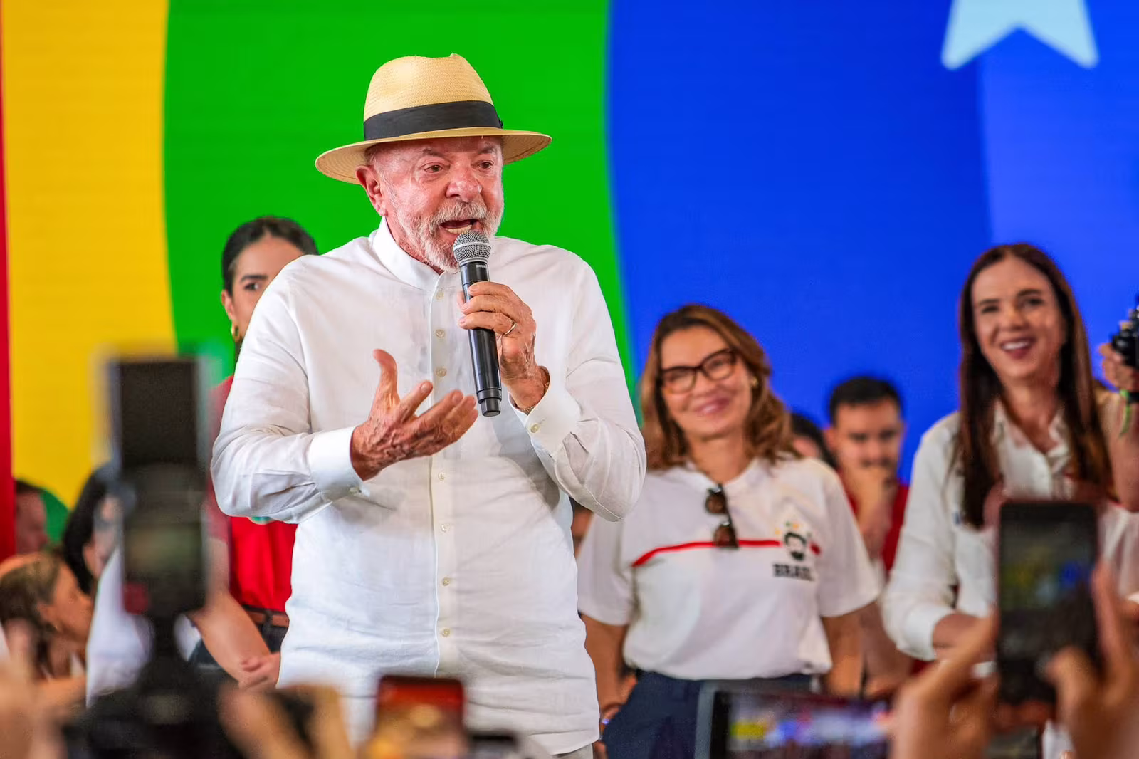 Governo Lula cancela R$ 226,5 milhões em verbas militares para reforçar assistência social e SUS